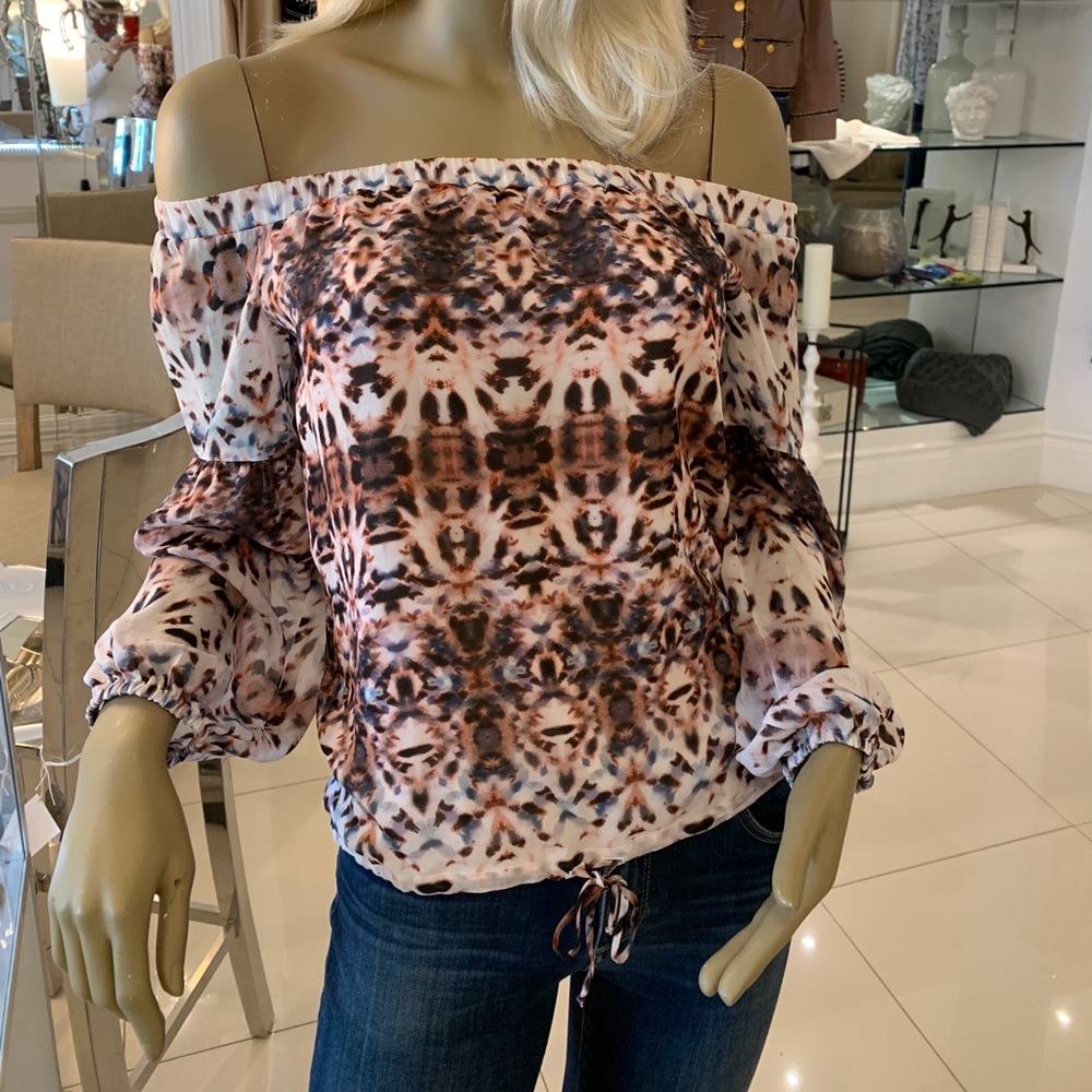 Amazing cold shoulder top
